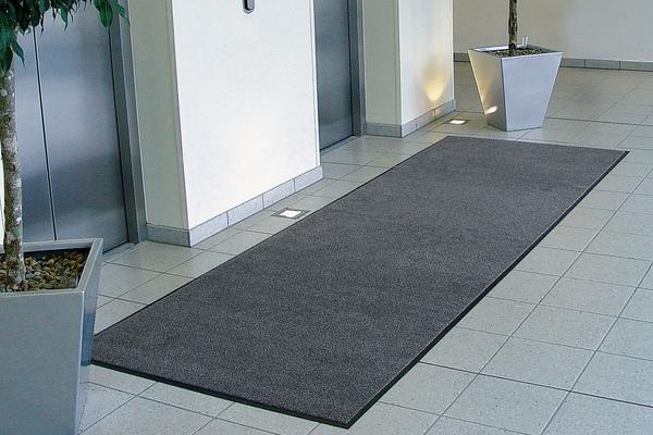 Multiclean: I tappeti lavabili MULTICLEAN per tutte le aree ad alta frequentazione di ingressi, reception o scale garantiscono un elevato livello di pulizia.